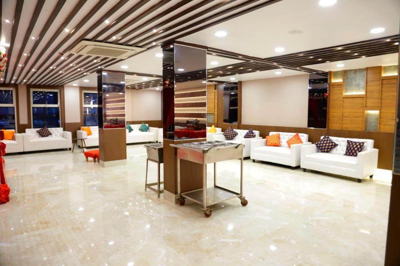 The Panash - Hotel & Banquet Колката Екстериор снимка