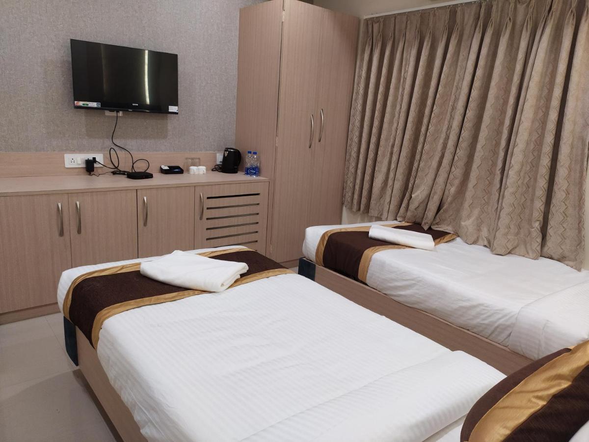 The Panash - Hotel & Banquet Колката Екстериор снимка
