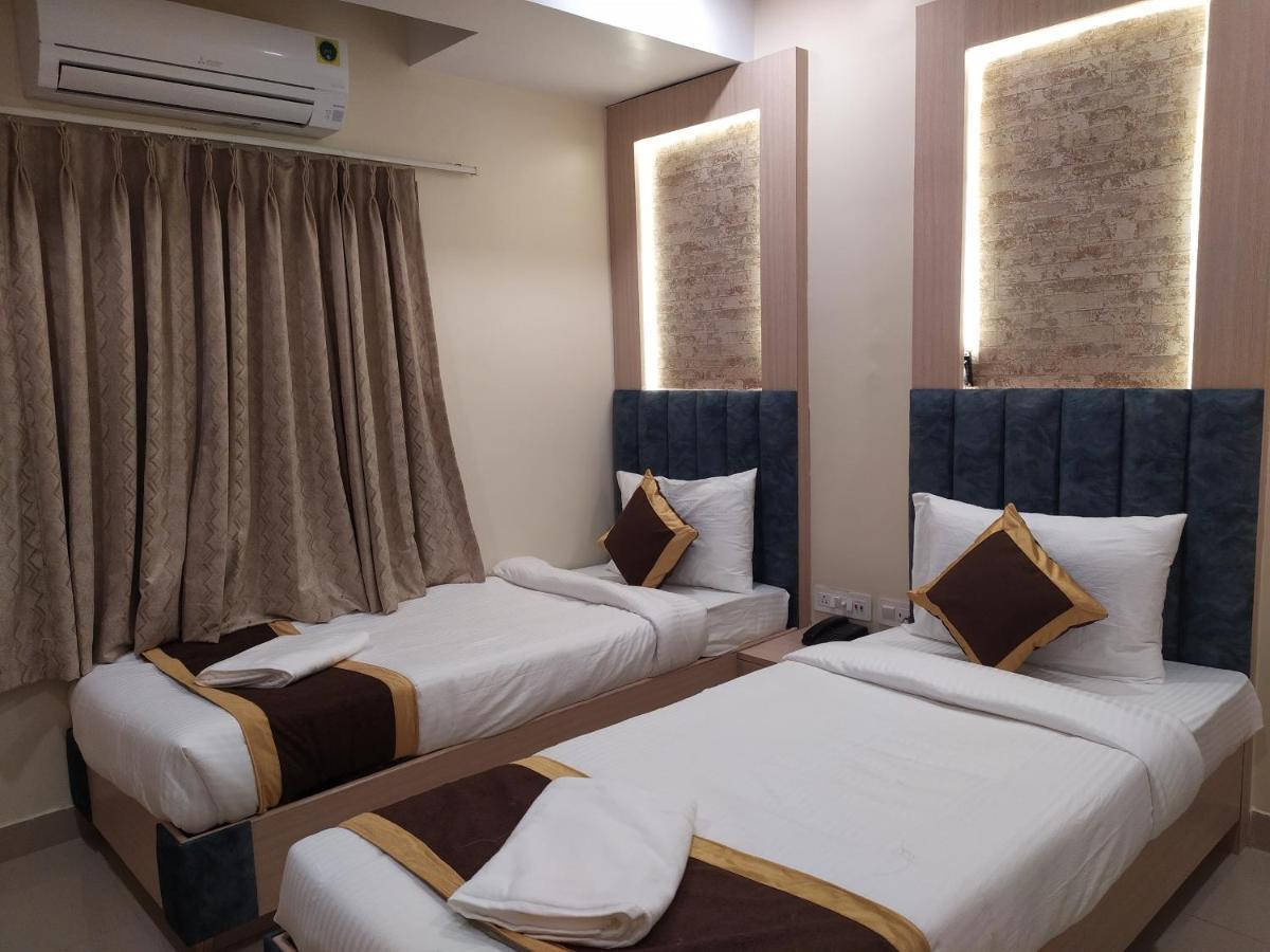 The Panash - Hotel & Banquet Колката Екстериор снимка
